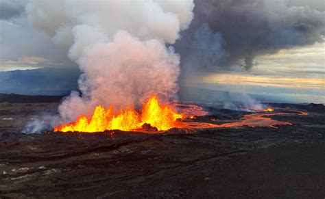 Hawai’i’s Mauna Loa Volcanic Eruption Sparing Homes For Now