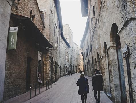 San Gimignano Italian Hill Town In Tuscany - What Italy Is Really Like