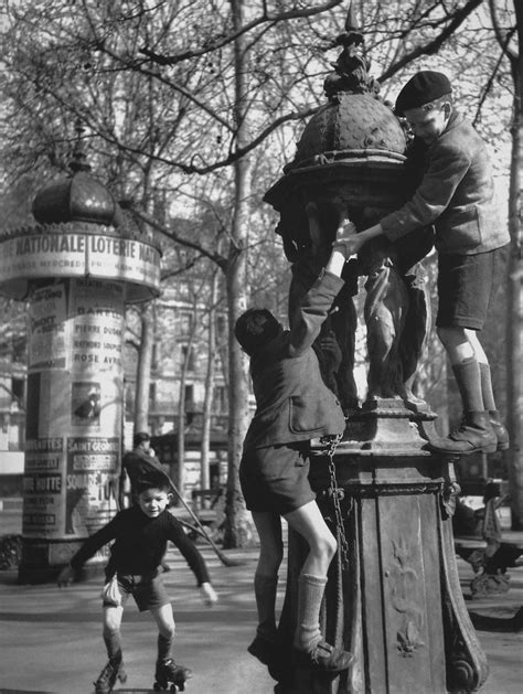 Paris by Robert Doisneau: 23 Fascinating Black and White Photographs of ...