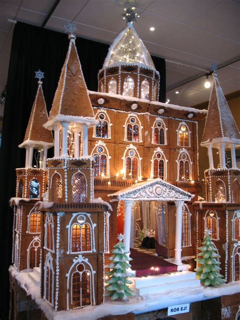 Beautiful Christmas Gingerbread House Ideas - Blush & Pine | Cool ...