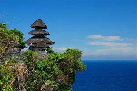 Pura Uluwatu - Obyek Wisata Di Bali Selatan