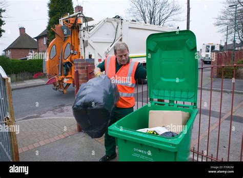 Bin Lorry Refuse Collection Garbage Stock Photos & Bin Lorry Refuse ...