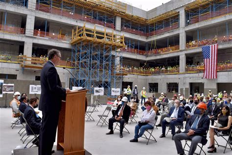 Ceremonia de Finalización de la Estructura del Edificio de la Nueva ...