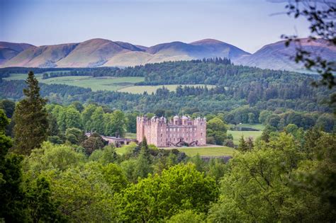 Drumlanrig Castle Re-starts its Popular Castle Tours - Historic Houses ...