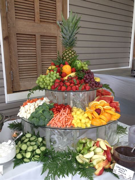 Pin by Paula Smith on Weddings | Veggie display, Veggie tray, Food display