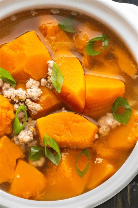 Vietnamese Kabocha Squash Soup (Canh Bí Đỏ Thịt Bằm) - Wok and Kin