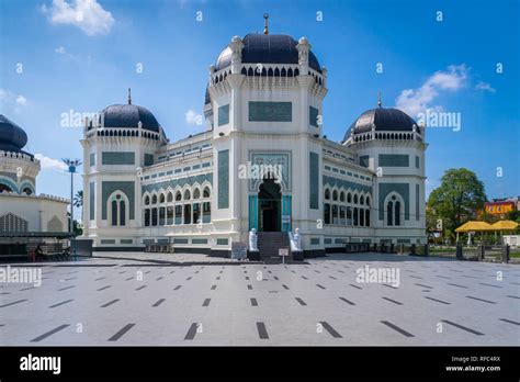 Medan, Indonesia - January 2018: Great Mosque of Medan or Masjid Raya ...