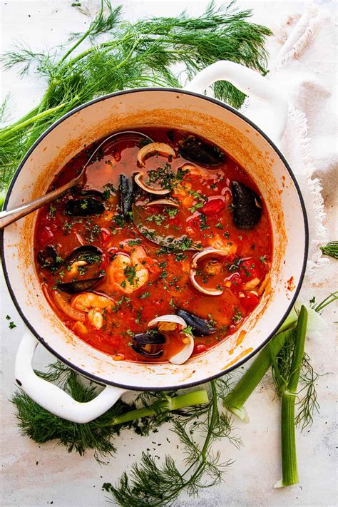 Cioppino Recipe (Seafood Stew)