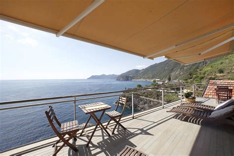 The 19 BEST Cinque Terre Hotels with Sea View [2024 update]