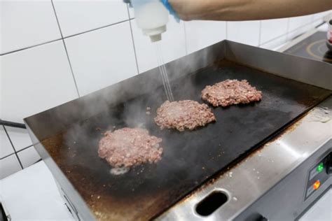 Ggoburger: Self-taught chef serves up honest & handmade burgers for ...