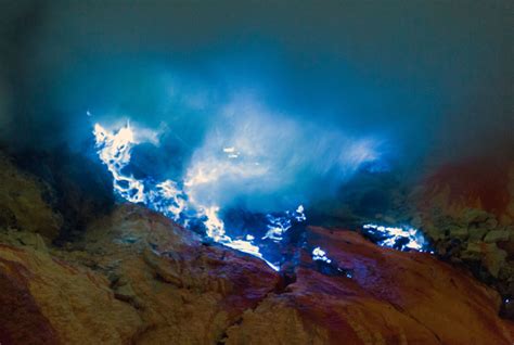 Beautiful Ijen Crater - IJEN CRATER, IJEN BLUE FIRE, IJEN TOUR