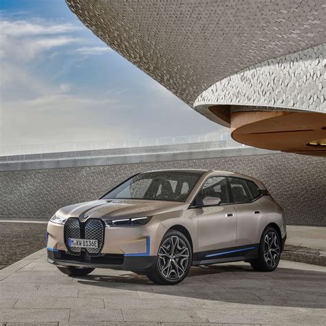 The new BMW iX – this is what next level e-mobility looks like | BMW.com