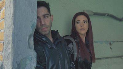 Watch Enemigo intimo Season 2 Episode 5 - Vía de Escape Online Now