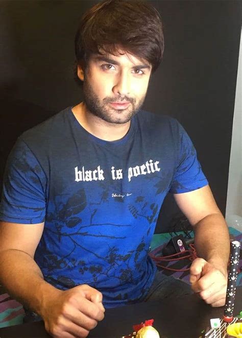 Vivian Dsena's birthday plans involve this special person - View pics ...