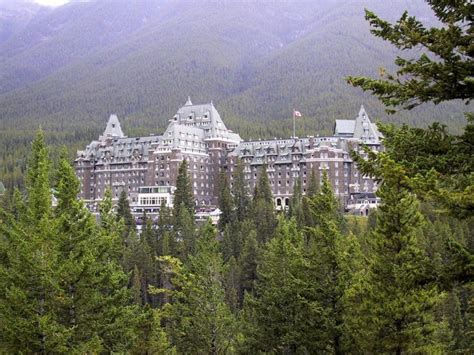 Where to Stay in Banff in 2021 - 17 Banff Hotels We Love | The Planet D