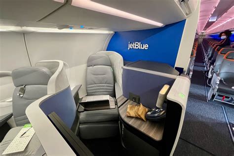 Review: JetBlue's brand-new Mint business-class suite - The Points Guy