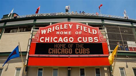 Wrigley Field in Chicago, Illinois | Expedia