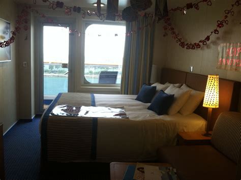 Carnival Breeze Balcony Room - bestroom.one