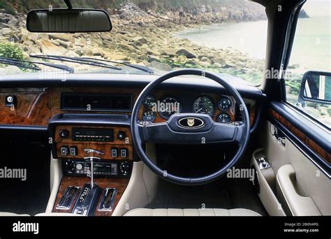 Interior of a 1986 Jaguar XJ6 Sovereign 4.2 in Cornwall UK Stock Photo ...