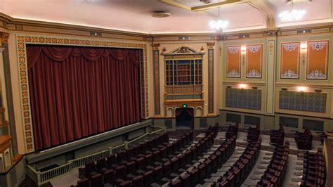 After 30 years, the State Theatre is showing movies again. Here's what ...