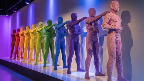 ‘Art of the Brick: Immersive Experience’ makes world premiere at ...