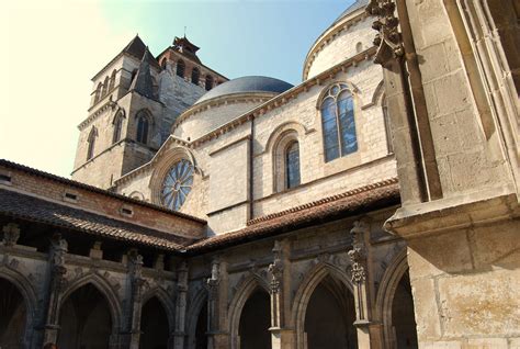 the Cathedral in Cahors | Cahors, Cathedral, Barcelona cathedral