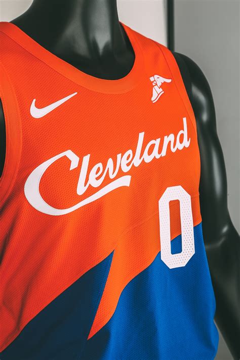 Cavs Uniforms Through the Years Photo Gallery | NBA.com