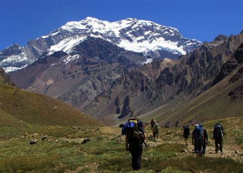 TREKKING IN MENDOZA CENTRAL ANDES ARGENTINA