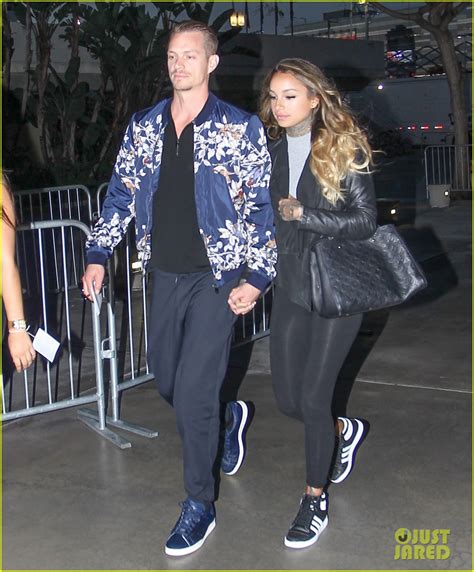 Joel Kinnaman & Girlfriend Cleo Wattenstrom Catch the Lakers Game ...