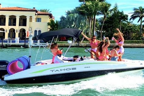 Miami Bachelorette Party Boat Guide: All You Need To Know | sail.me