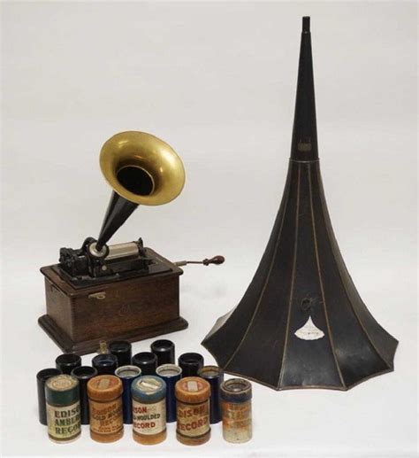 EDISON CYLINDER PHONOGRAPH W/HORN AND ADDITIONAL EDISON