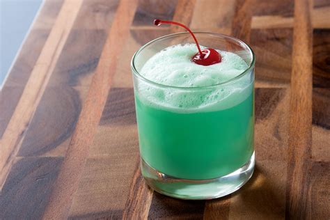 12 Delicious Crème de Menthe Drink Recipes