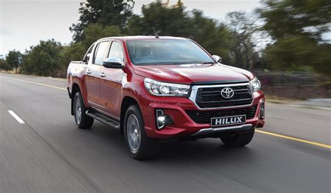 Đánh giá xe Toyota Hilux, có nên mua xe Toyota Hilux không?