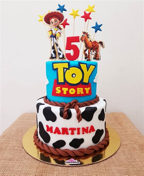 15 Eye-Catching Toy Story Cake Ideas & Designs | The Bestest Ever!