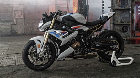 New Lighter, More Dynamic 2021 BMW S 1000 R Launched