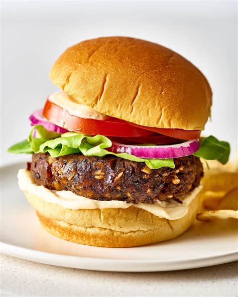 This 5-Ingredient Black Bean Burger Is the Only Veggie Burger Recipe ...