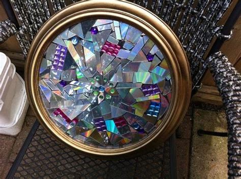 12 Awesome Crafts You Can Make With Old CDs