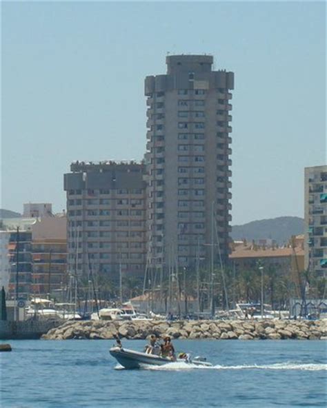 Pierre & Vacances Hotel El Puerto (Fuengirola, Costa del Sol) - Hotel ...