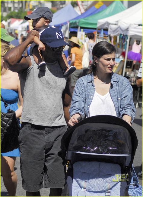 Idina Menzel & Taye Diggs: Walking with Walker!: Photo 2474797 ...