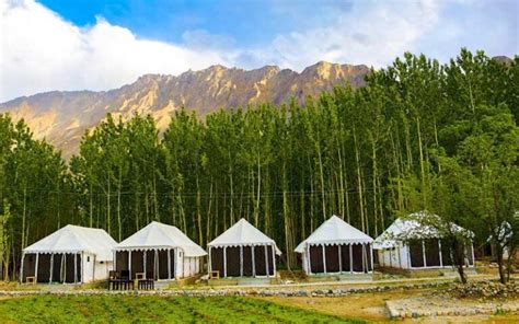 Nubra Valley Travel Guide | Places to Visit in Nubra Valley | HoneymoonBug