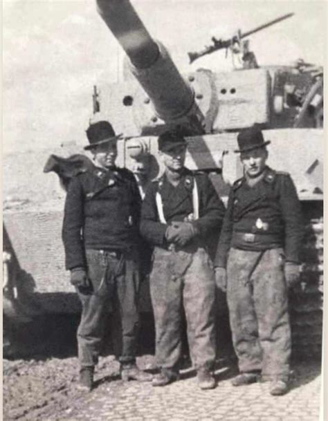 Fun Tiger tank crew : r/TankPorn