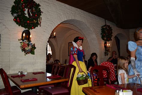 Princess Dining at Akershus Royal Banquet Hall in Norway at Epcot ...