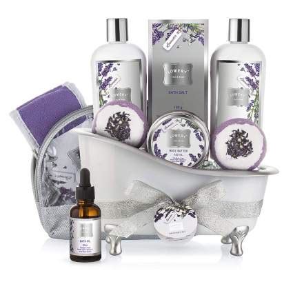 23 Best Women's Bath Gift Sets for Christmas (2021)