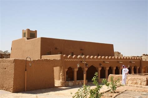 Saudi Arabia runs heritage training course to protect traditional ...