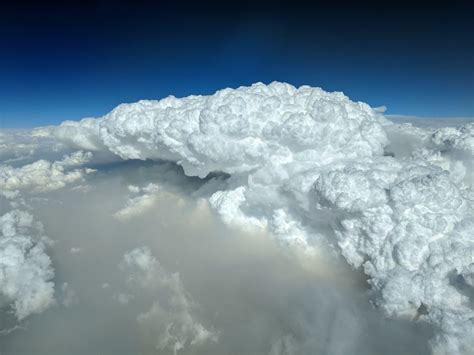 I Am An Airline Pilot, Photographing The Pyrocumulus Clouds Created By ...