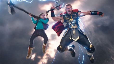 THOR: LOVE AND THUNDER Concept Art Reveals Alternate Design For Thor's ...