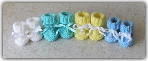 Ravelry: Lazy Daisy Preemie Baby Booties pattern by marianna mel