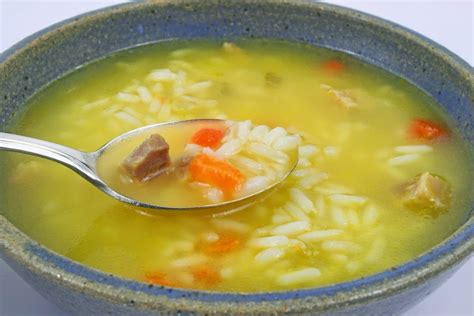 Receta de Sopa de pollo con arroz | Recetas de comida