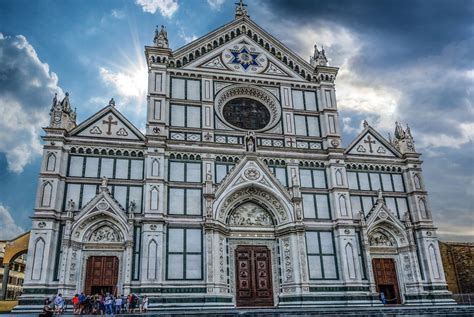 Santa Croce Church, Florence | Michelangelo's tomb, Pazzi Chapel and more