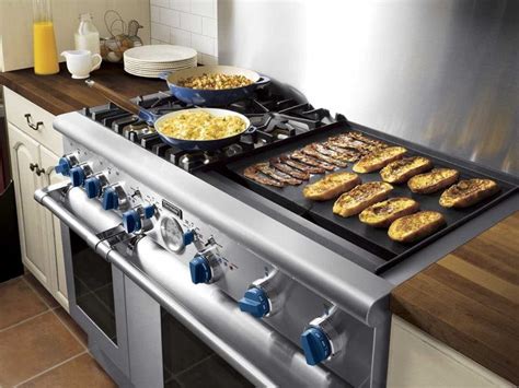 Best 60” Professional Gas Ranges (Reviews/Ratings/Prices)